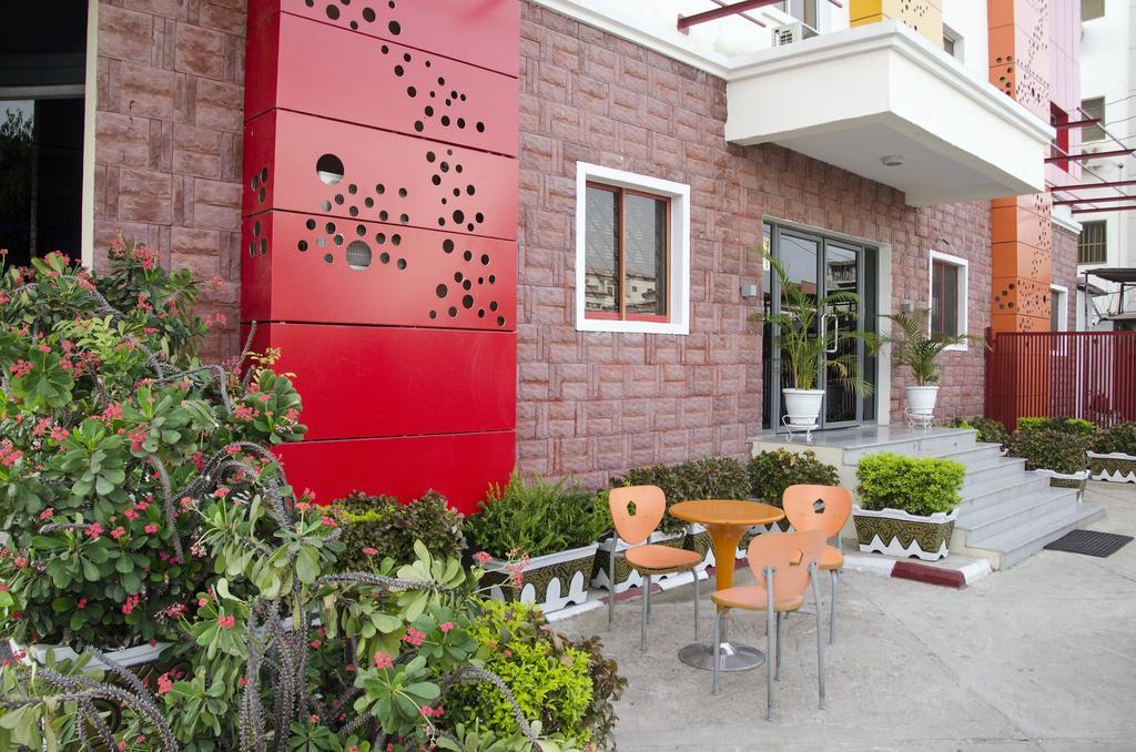 Hotel Rosebud Абуджа Екстериор снимка