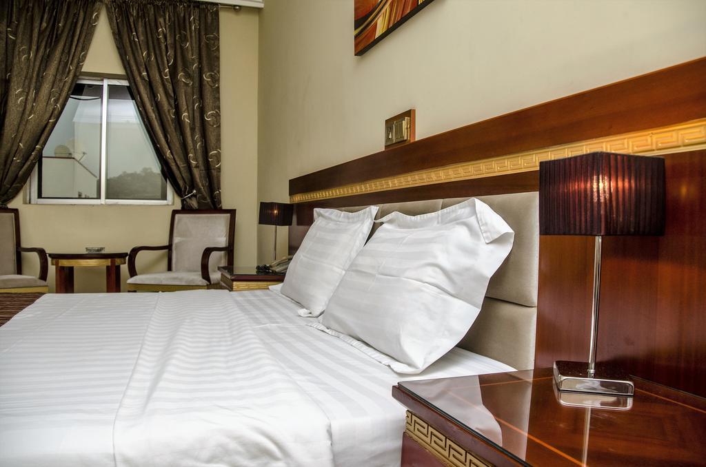Hotel Rosebud Абуджа Екстериор снимка