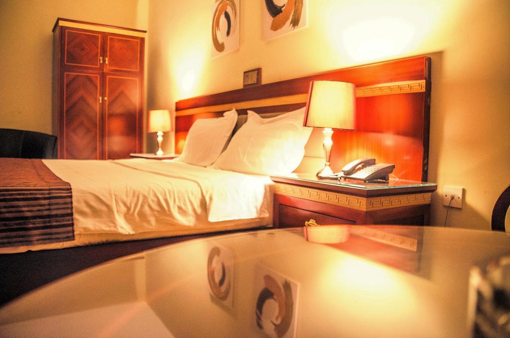 Hotel Rosebud Абуджа Екстериор снимка