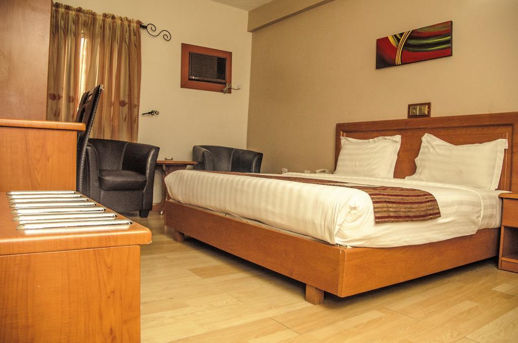 Hotel Rosebud Абуджа Екстериор снимка
