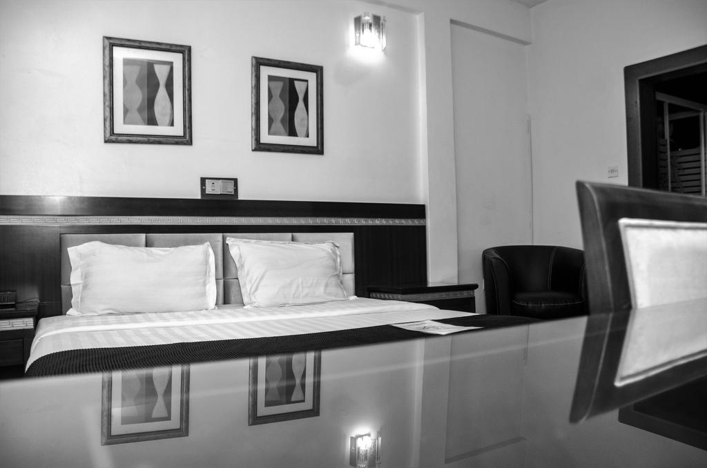 Hotel Rosebud Абуджа Екстериор снимка