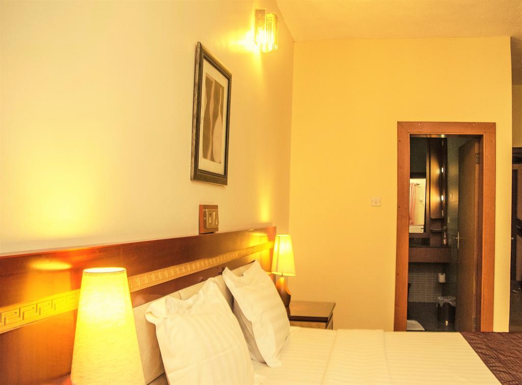 Hotel Rosebud Абуджа Екстериор снимка