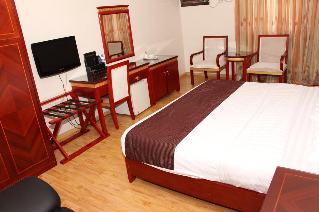 Hotel Rosebud Абуджа Екстериор снимка