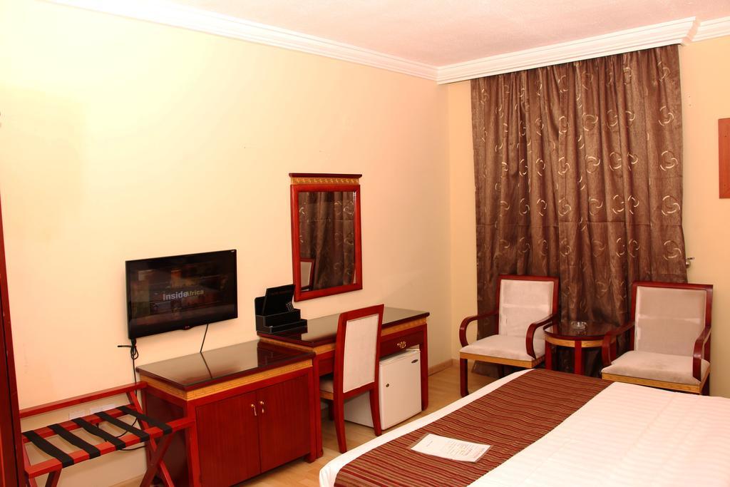 Hotel Rosebud Абуджа Екстериор снимка