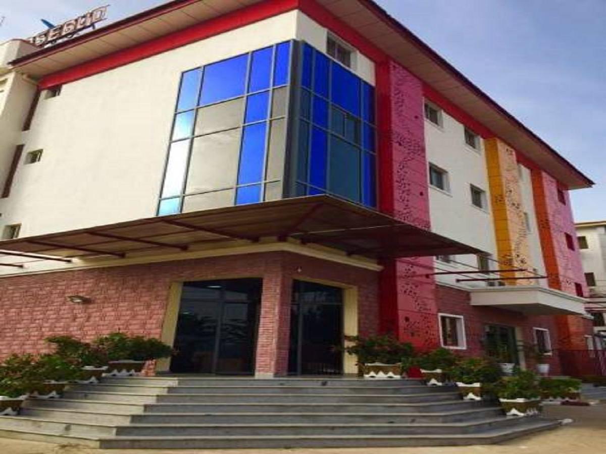 Hotel Rosebud Абуджа Екстериор снимка